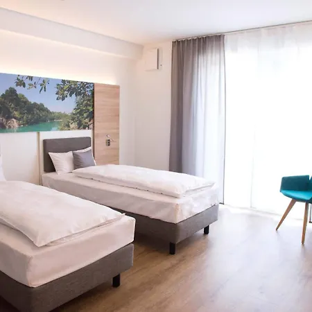 מלון דירות Boardinghouse Am Teuto 4*