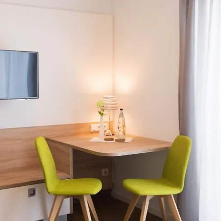Boardinghouse Am Teuto 4* לנגריך
