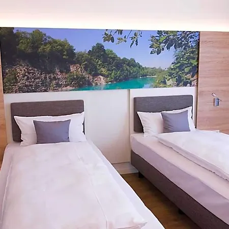 Boardinghouse Am Teuto 4*