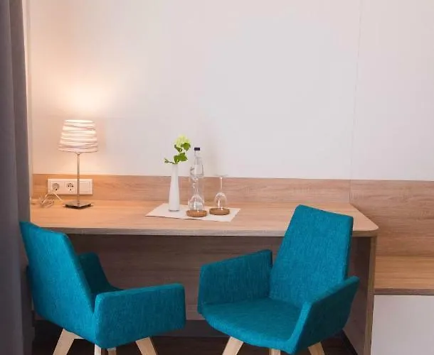 Boardinghouse Am Teuto 公寓式酒店 伦格里希